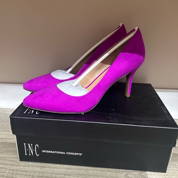 NWTB, INC International Concepts Magenta, Velvet Stunning, Statement Heels, Sz 8 - Picture 7 of 8